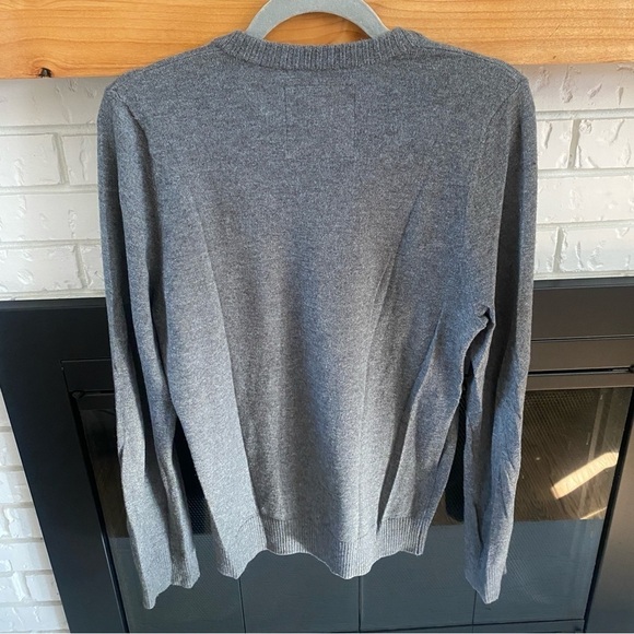 Vintage Hollister Men's Gray Sweater - Picture 4 of 5